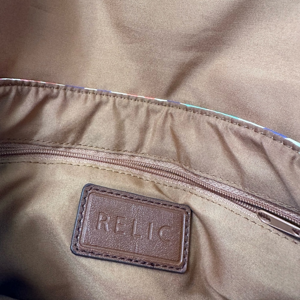 Relic Floral Crossbody Bag with Brown Accents Adjustable Straps - Picture 7 of 12